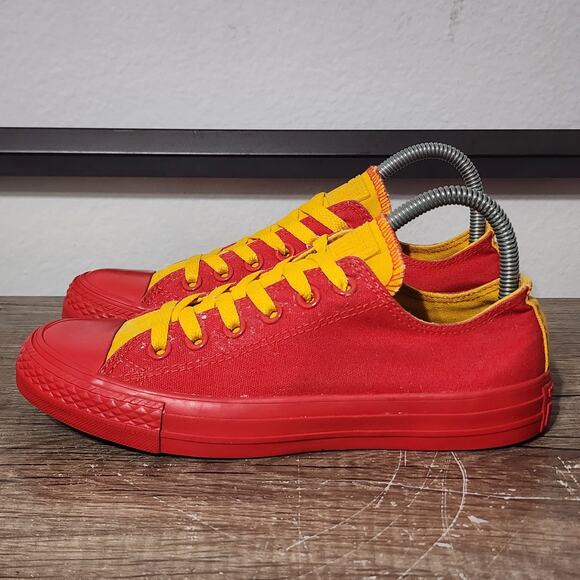 Converse Shoes - Converse Chuck Taylor All-Star Low Top Women’s Athletic Shoes Sneakers Size 7